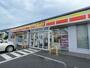 コンビニ　デイリーヤマザキ松戸六実店（コンビニ）まで490m