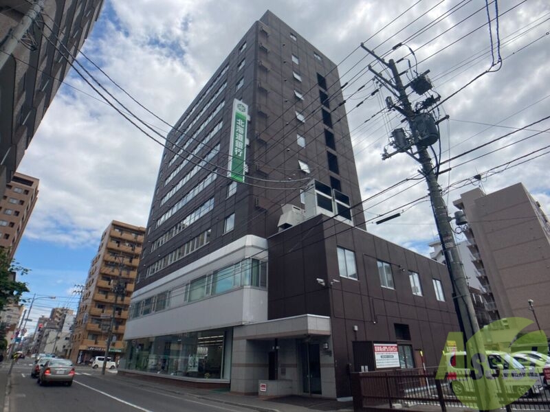 銀行　北海道銀行西線支店（銀行）まで340m