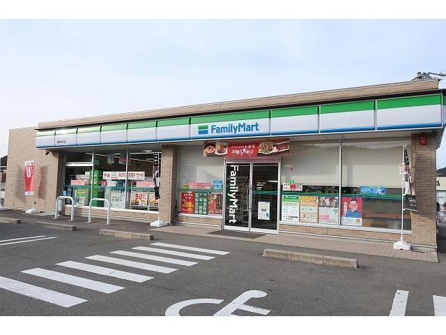 コンビニ　ファミリーマート（コンビニ）まで250m