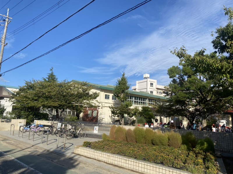 小学校　魚住小学校（小学校）まで1557m