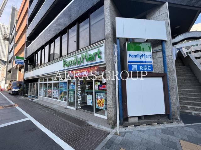 コンビニ　ファミリーマート 南池袋店（コンビニ）まで135m