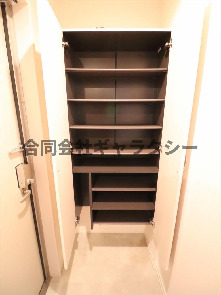 玄関　シューズボックス付き