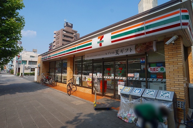 コンビニ　セブンイレブン（コンビニ）まで536m