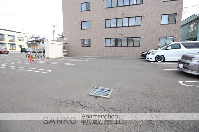 駐車場　駐車場