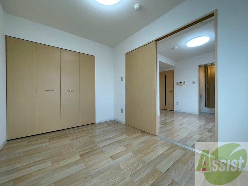 居室・リビング　広くてキレイなお部屋が広がっていて、充実した生活が送れそう。