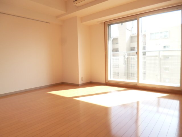 サンクレール荒川ブランガーデンの居間写真