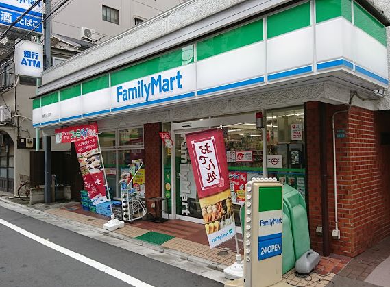 コンビニ　ファミリーマート　巣鴨三丁目店（コンビニ）まで158m