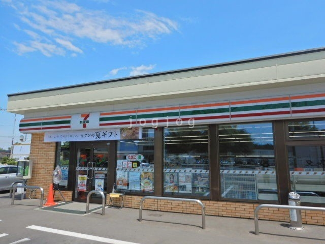 コンビニ　セブンイレブン旭川神楽10丁目店（コンビニ）まで981m