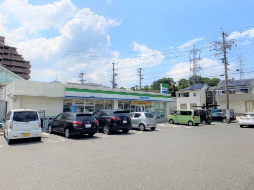 コンビニ　ファミリーマート 東浦生路店（コンビニ）まで776m