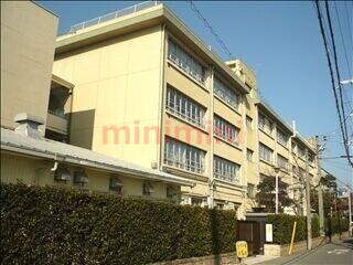 中学校　茨木市立養精中学校（中学校）まで682m