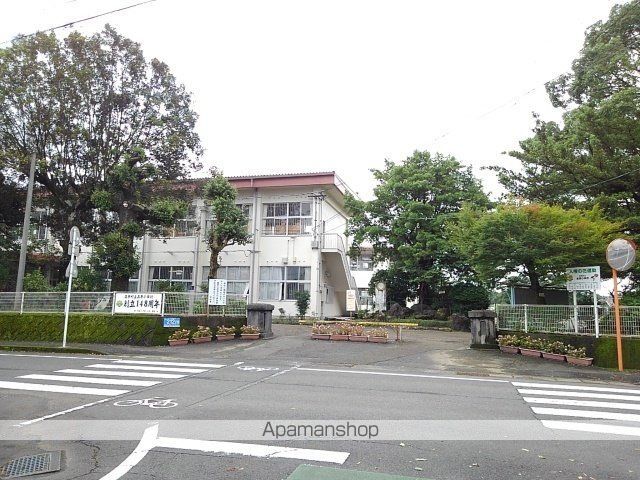 小学校　高原小学校（小学校）まで1100m