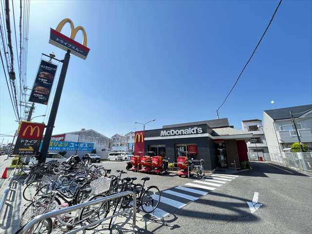 飲食店　マクドナルド25号八尾店（飲食店）まで469m