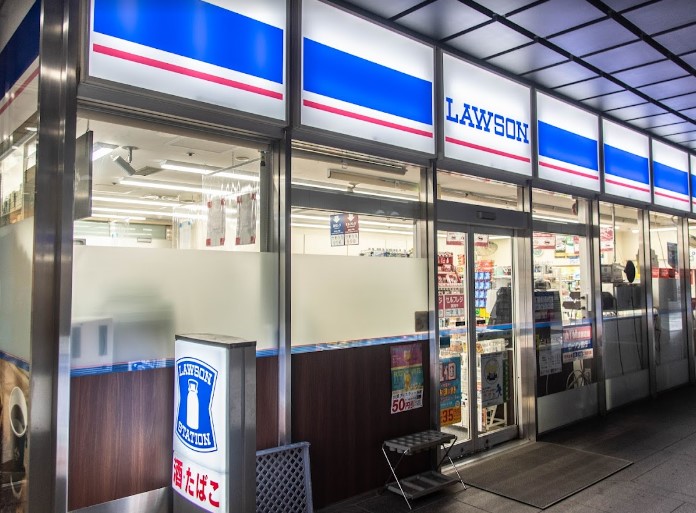 コンビニ　ローソン 新田町ビル店（コンビニ）まで343m