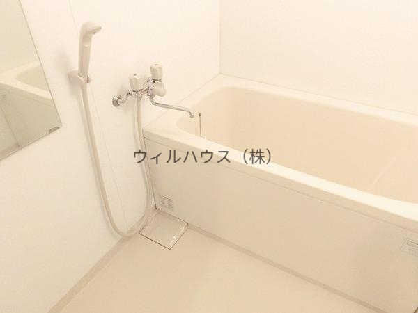 バス・シャワールーム　綺麗な浴室