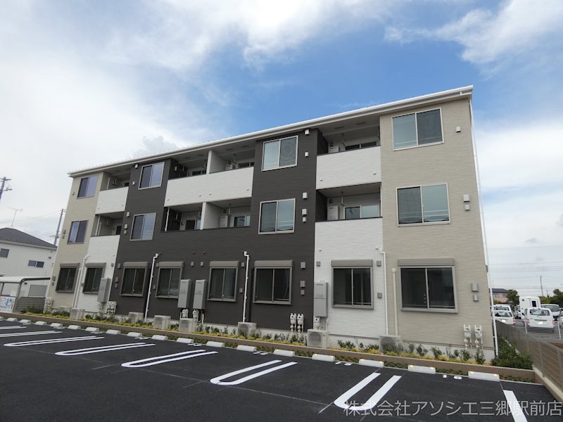 建物外観　モナコIのご紹介は住まいの窓口アソシエ三郷駅前店へ