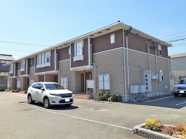 建物外観　落ち着いた雰囲気の外観です