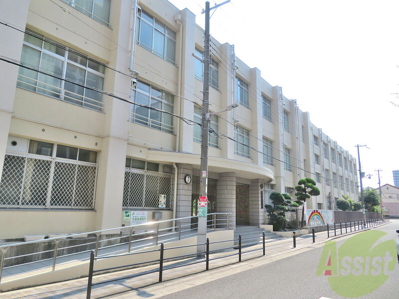 小学校　香蓑小学校（小学校）まで412m