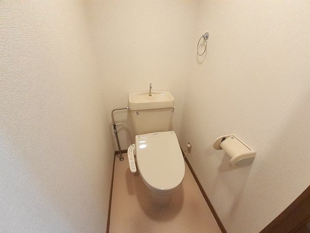 トイレ　落ち着いたトイレです
