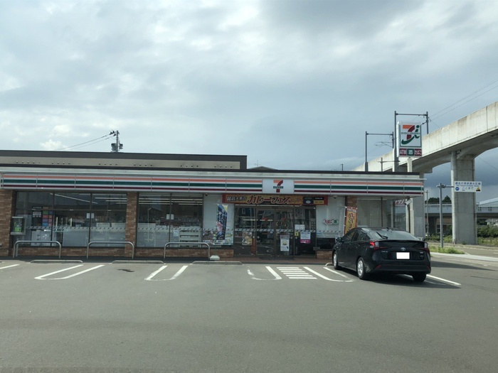コンビニ　セブンイレブン美田園店（コンビニ）まで182m