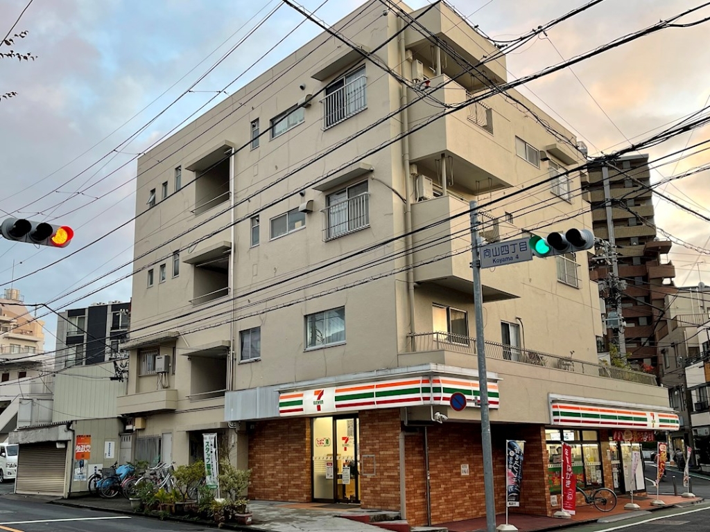コンビニ　セブンイレブン 練馬貫井5丁目店（コンビニ）まで215m