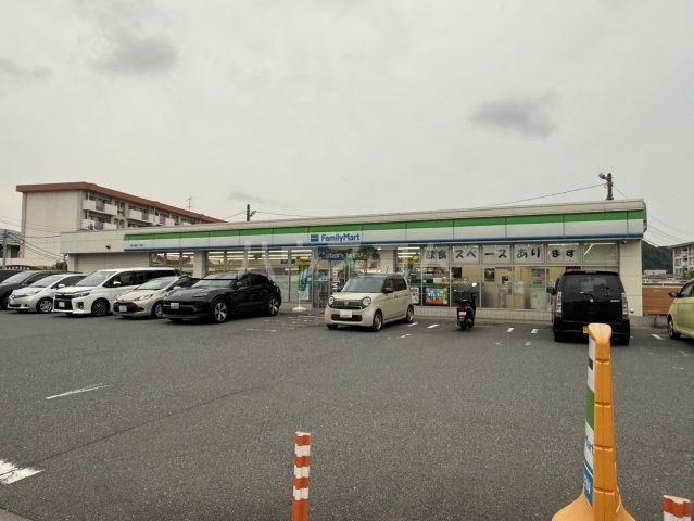 コンビニ　ファミリーマート 磯子滝頭三丁目店（コンビニ）まで633m