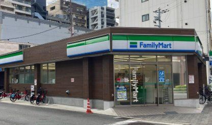 コンビニ　ファミリーマート京橋駅西店（コンビニ）まで150m