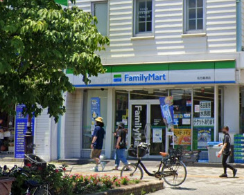 コンビニ　ファミリーマート 名古屋港店（コンビニ）まで628m
