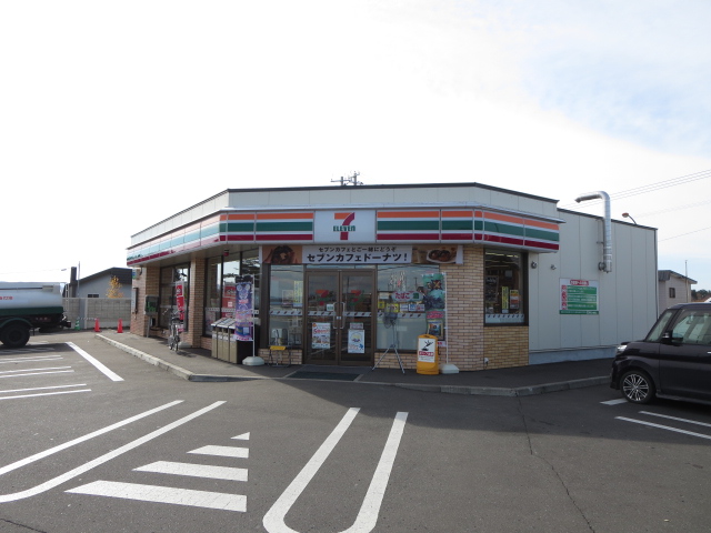 コンビニ　セブンイレブン北見東陵町店（コンビニ）まで387m
