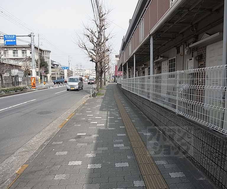 その他　前面道路です。