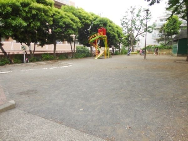公園　西長沢公園（公園）まで800m