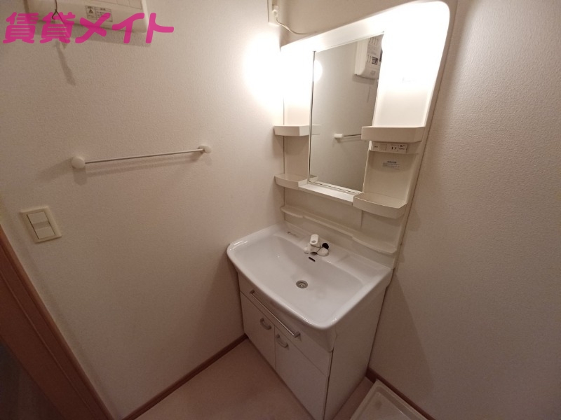 洗面設備　同型参考写真