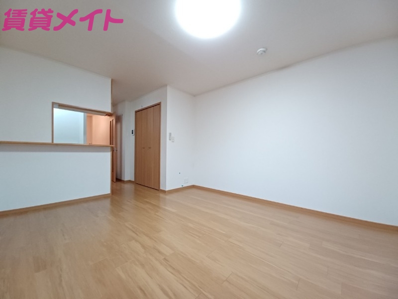 居室・リビング　同型参考写真