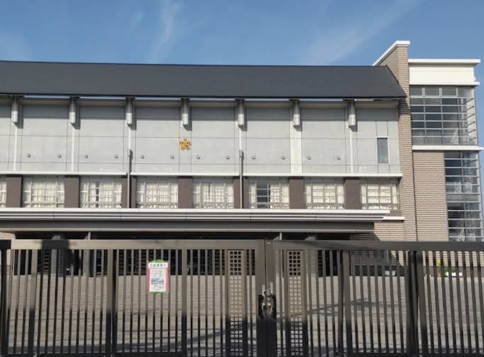 小学校　尼崎市立 園和小学校（小学校）まで744m