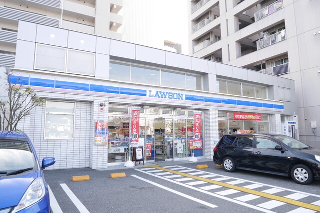 コンビニ　ローソン高知比島町一丁目店（コンビニ）まで408m