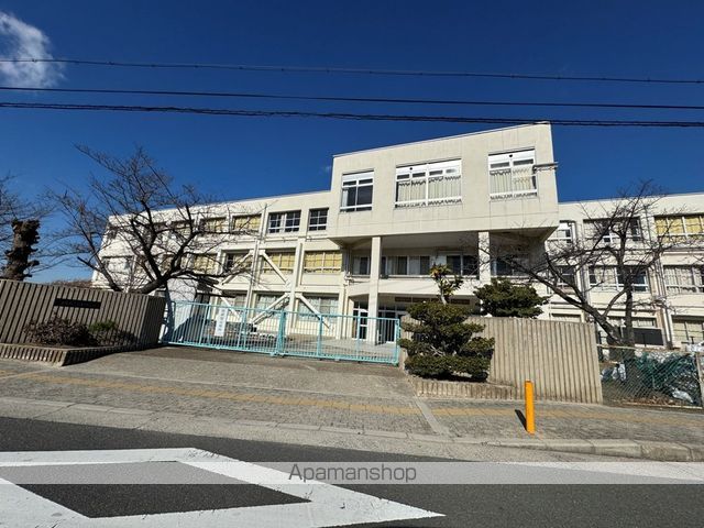小学校　岩船小学校（小学校）まで683m