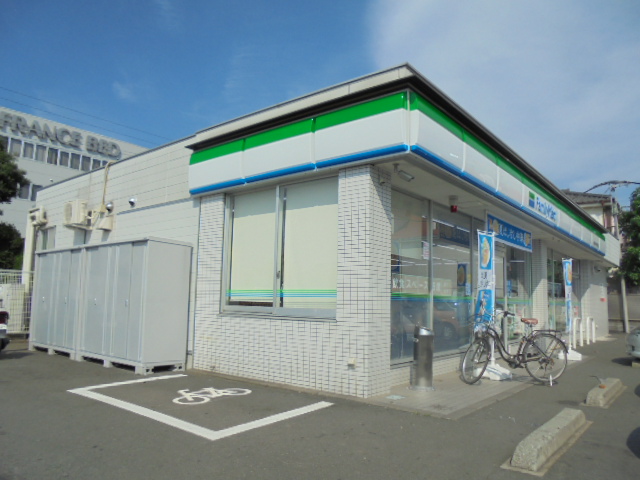 コンビニ　ファミリーマート 昭島中神町新畑店（コンビニ）まで588m