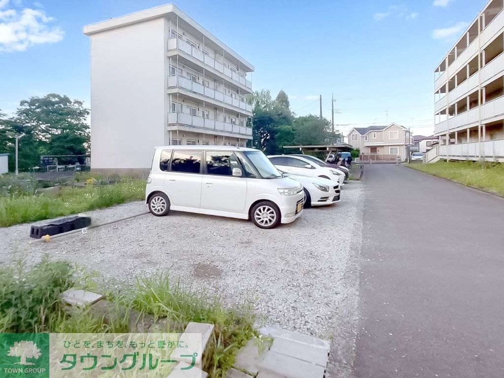 駐車場　駐車場