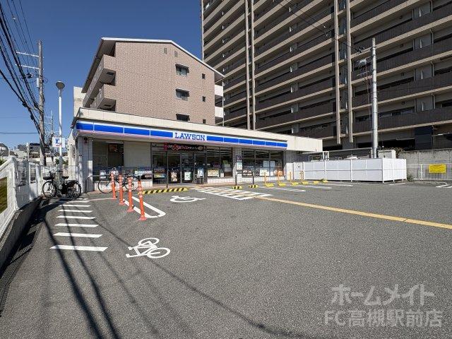コンビニ　ローソン　高槻城北町二丁目店（コンビニ）まで208m