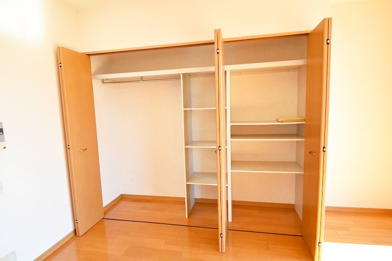 収納　クレストシティ中井町
