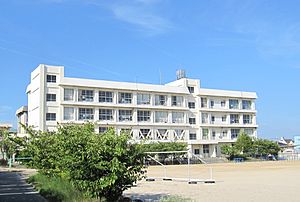 小学校　明石市立 谷八木小学校（小学校）まで405m