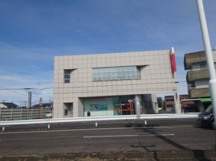 銀行　十六銀行　鏡島支店（銀行）まで378m