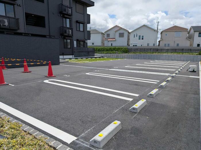 駐車場　駐車場に車を止められます