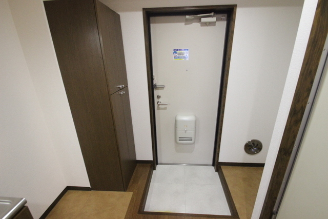 玄関　３０３号室の写真