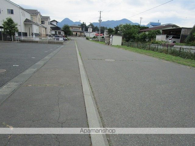 その他　周辺道路（その他）まで0m