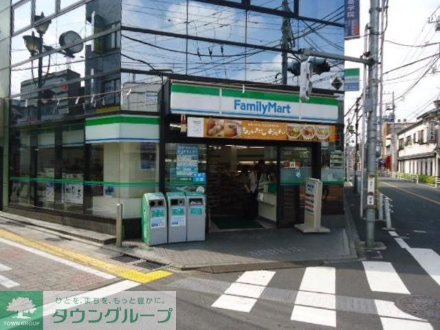 コンビニ　ファミリーマート（コンビニ）まで500m