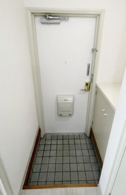 玄関　別部屋同仕様タイプ