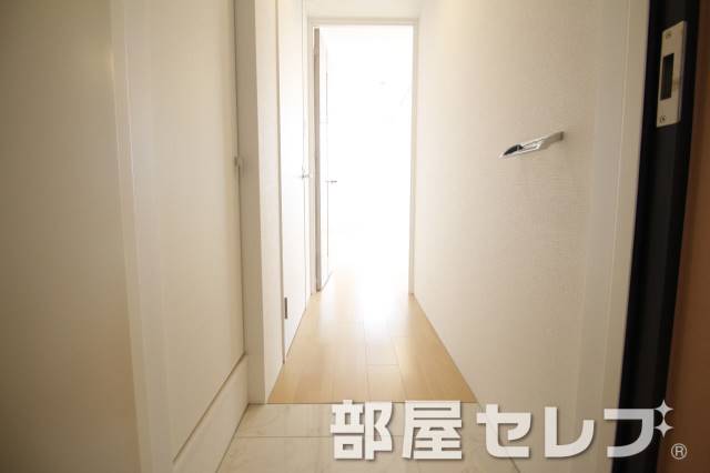 玄関　玄関口。