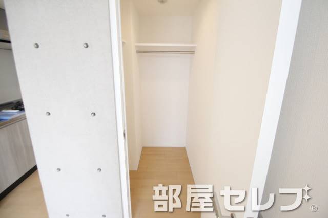 収納　クローゼット。