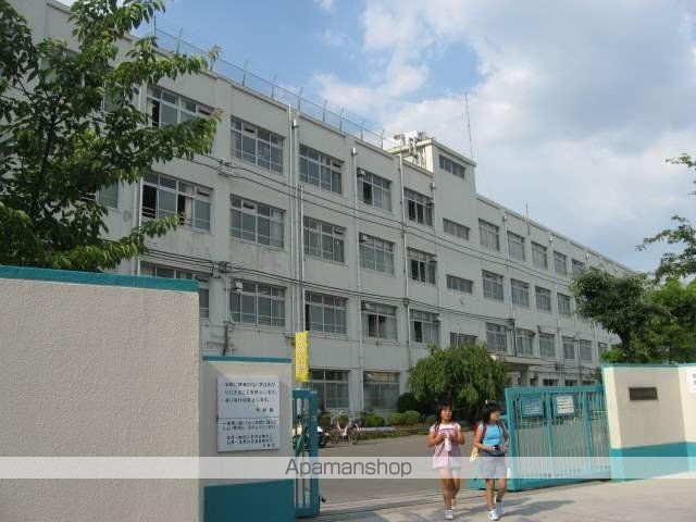小学校　高槻市立桜台小学校（小学校）まで619m