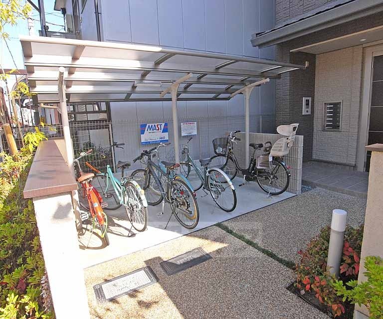 その他共有部分　自転車をたくさんとめられます。